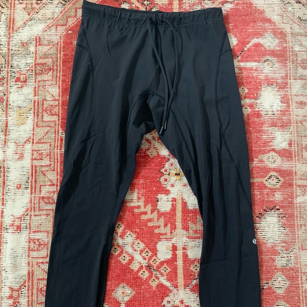 Lululemon black jogging pants